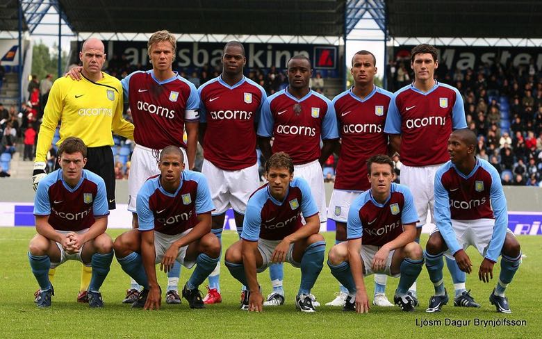 A 2008 team photo 