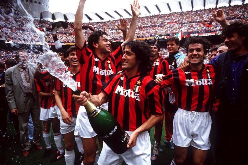AC Milan celebrating win