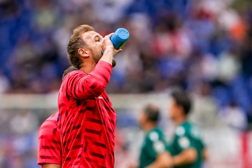 Harry Kane Drinking From Water Bottle