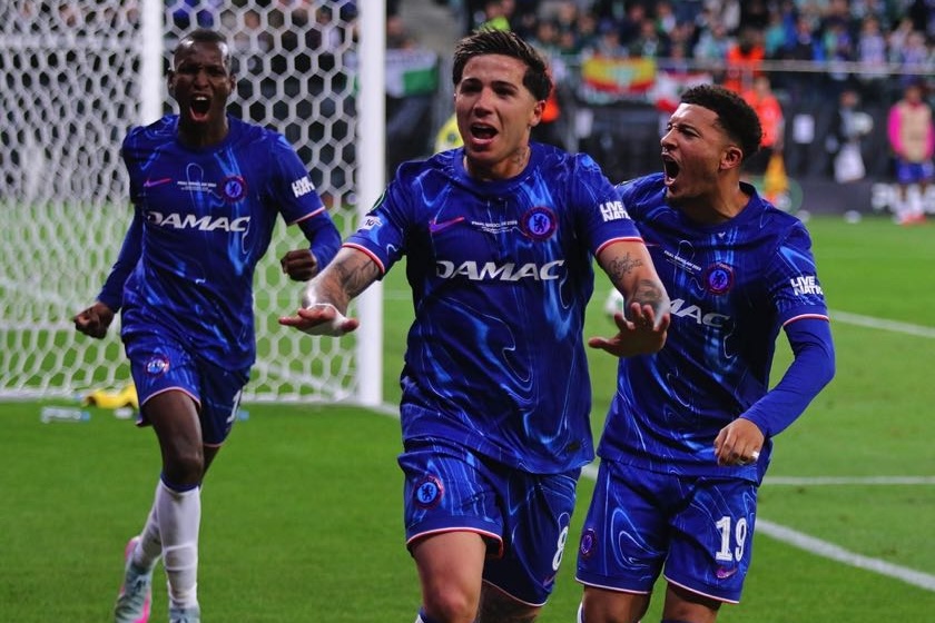 Enzo Fernandez excited